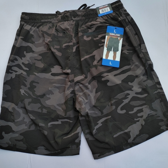 Kirkland Signature Men's Swim Trunks Multicolor. - Picture 2 of 9